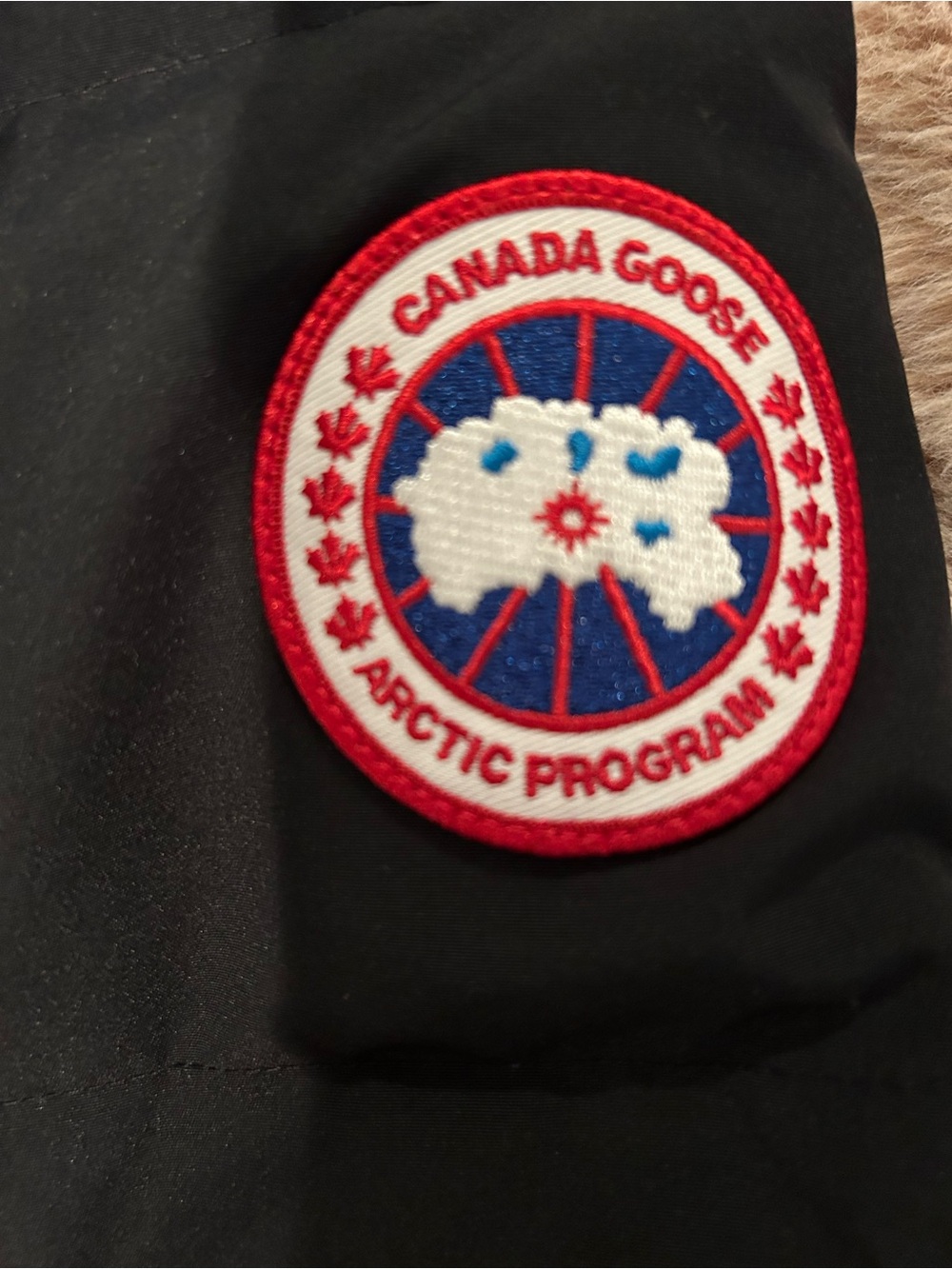 Canada Goose Womens Black Quilted Down Jacket with Logo Patch - Picture 8 of 8